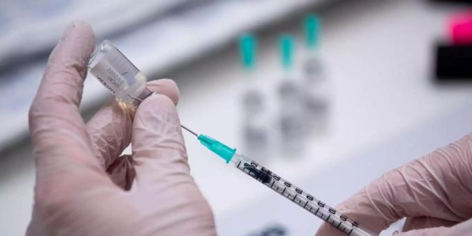 Tel Aviv - Israel gibt Biontech-Vakzin für Kinder ab fünf Jahren frei