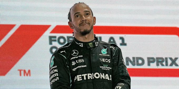 Lewis Hamilton (Mercedes) feiert seinen Sieg beim Katar-GP der Formel 1. Lewis Hamilton Mercedes