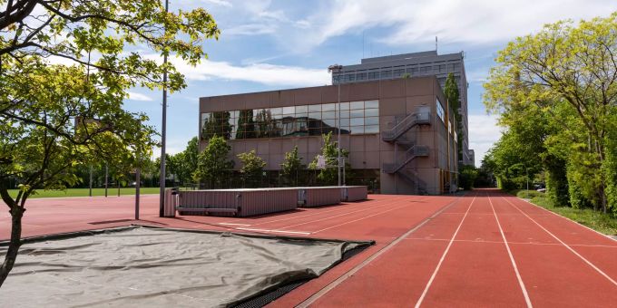 Die Sporthalle Kriegacker in Muttenz. Die Sporthalle Kriegacker in Muttenz.