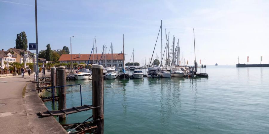 Die Seepromenade der Gemeinde Romanshorn.