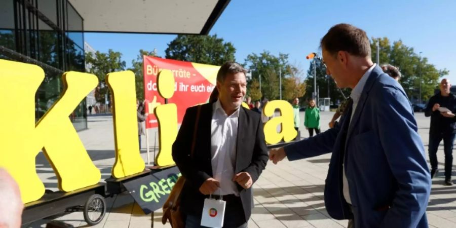 Greenpeace demonstriert vor Sondierungsgespräch