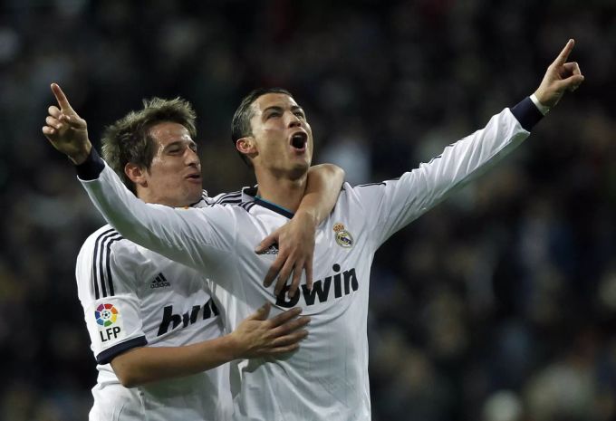 Fábio Coentrão jubelt gemeinsam mit Cristiano Ronaldo (Archivbild) Fábio Coentrão
