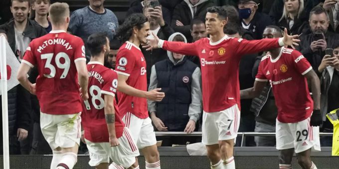 Cristiano Ronaldo (Manchester United) jubelt über sein Tor zum 1:0 gegen Tottenham Hotspur. Cristiano Ronaldo Manchester United