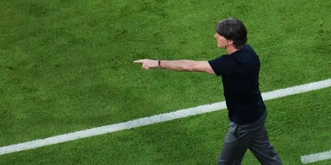 Bundestrainer Joachim Löw setzt auf Kontinuität. Foto: Christian Charisius/dpa Bundestrainer Joachim Löw setzt auf Kontinuität. Foto: Christian Charisius/dpa