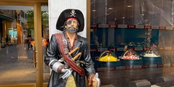 Die Figur hat einen Wert von über 1000 Franken. Pirat