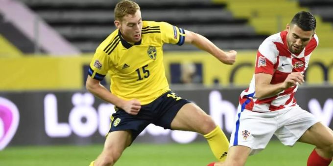 Ist zurück bei Schwedens Nationalteam: Dejan Kulusevski (l). Foto: Henrik Montgomery/TT News Agency/AP/dpa Ist zurück bei Schwedens Nationalteam: Dejan Kulusevski (l). Foto: Henrik Montgomery/TT News Agency/AP/dpa