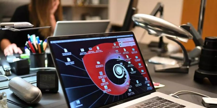 Durch die Arbeit im Homeoffice arbeiten lassen sich oft CO2-Emissionen einsparen. Vor allem, wenn die Pendelei mit dem Auto wegfällt. Foto: Felix Kästle/dpa