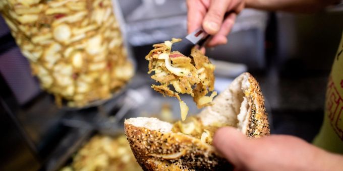 Berlin/München - Urteil: Döner-Imbiss ist kein Spezialitätenrestaurant