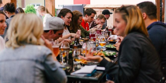 Menschen essen vegan