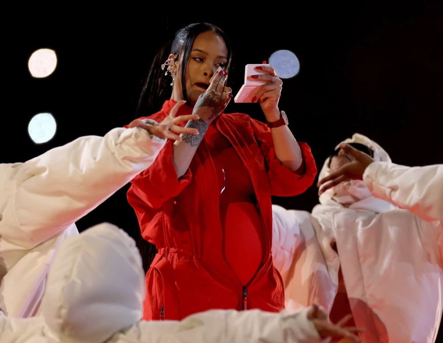 Rihanna bei der Halbzeitshow des Super Bowls.