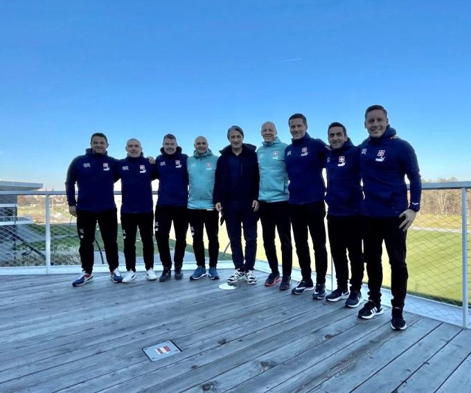 Murat Yakin mit den SFV-Trainern beim Lehrgang in Frankfurt. Murat Yakin