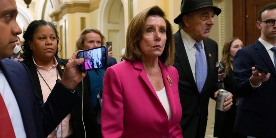 Die Abgeordnete Nancy Pelosi und ihr Ehemann Paul Pelosi auf dem Capitol Hill.