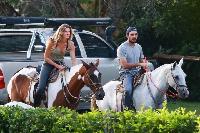 Was da wohl Tom Brady denkt? Gisele Bündchen und ihr Trainer sind unzertrennlich. Gisele Bündchen