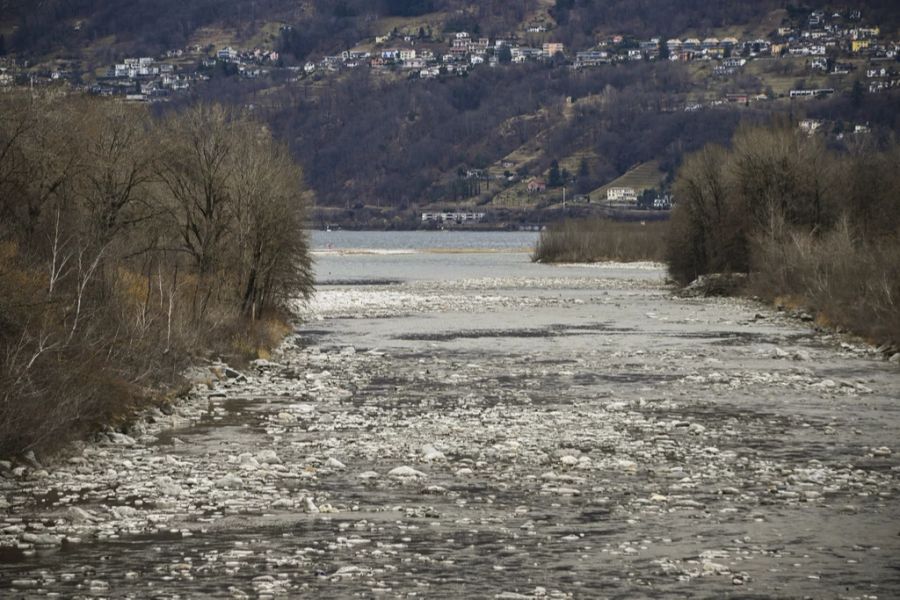 Das ausgetrocknete Flussbett der Maggia nahe Ascona