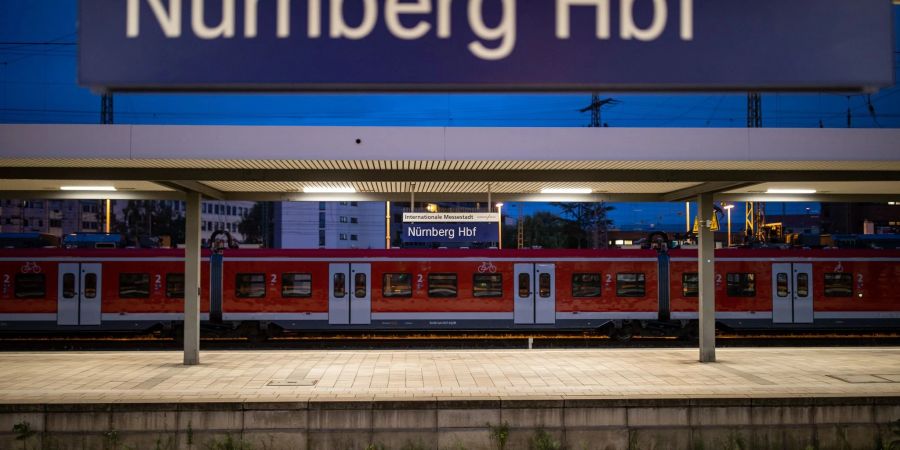 Der Nürnberger Hauptbahnhof ist einer von drei Bahnhöfen, an denen die Bundespolizei 2022 die meisten Sexualdelikte, Gewaltverbrechen und Eigentumsdelikte erfasst hat.