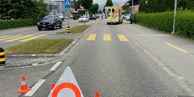 Selzach SO: Fussgängerin wird von Auto erfasst und verletzt. Selzach SO