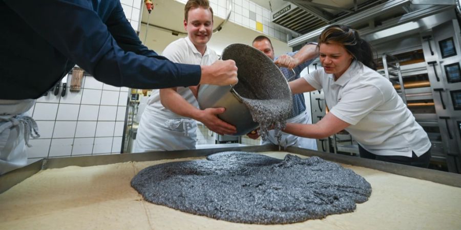 Allstedt Bäcker Mohnkuchen Rekordversuch