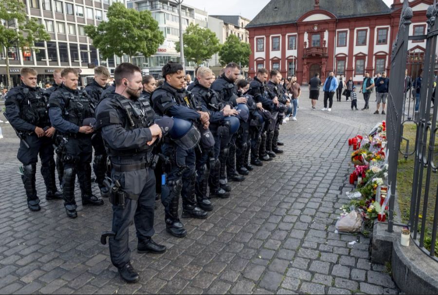 Der Tod eines Kollegen sorgte vor allem bei Polizisten für grosse Betroffenheit.