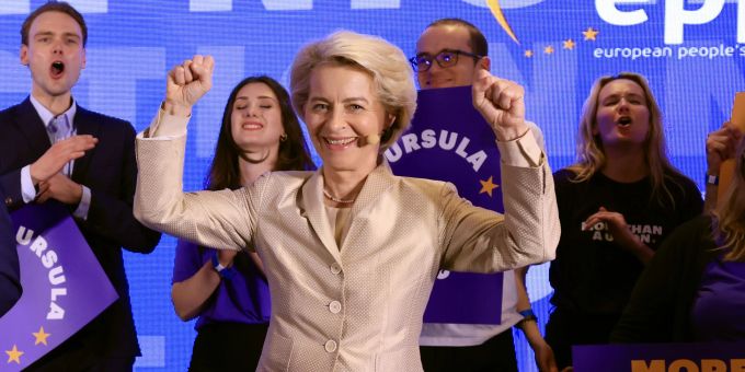 «Heute ist ein guter Tag für die EVP. Wir haben die Europawahlen gewonnen, meine Freunde», sagt Ursula von der Leyen strahlend. APTOPIX European Election Belgium
