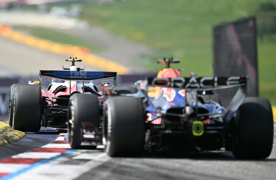 Formel 1 Heckflügel FIA