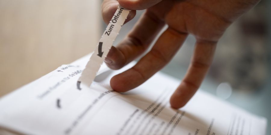 Die meisten Stimmberechtigten im Aargau geben ihre Couverts in der Woche vor dem Abstimmungstermin und im Briefkasten der Gemeindekanzlei ab. (Symbolbild)