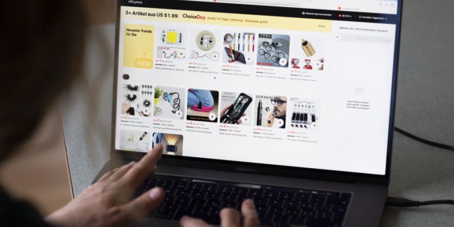 Die chinesische Regierung nimmt den Online-Händler AliExpress von Alibaba gegen eine EU-Strafe in Schutz. (Archivbild)