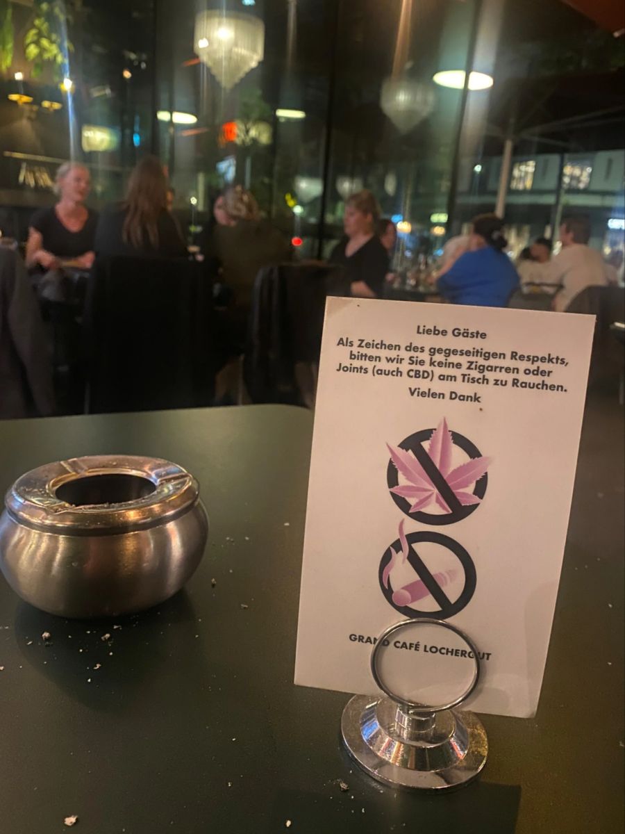 Im Grand Café Lochergut dürfen Gäste keine Joints rauchen.