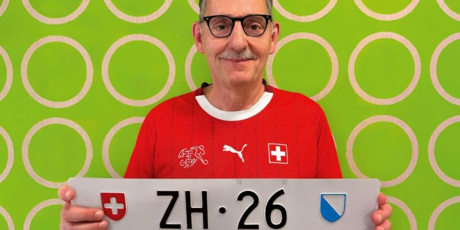 Der Kanton versteigert das Nummernschild «ZH 26». Im Bild Sicherheitsdirektor Mario Fehr (parteilos).
