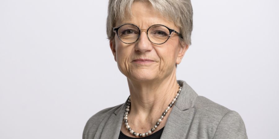 Nationalrätin Maya Bally (Mitte/AG) spricht über ihre Erfahrungen, um Betroffenen und Angehörigen Mut zu machen. (Archivbild)