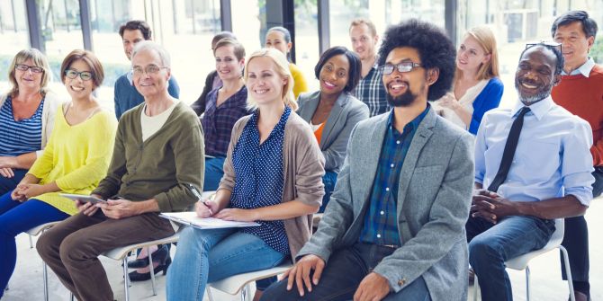 Menschen Versammlung Gemeinde Info