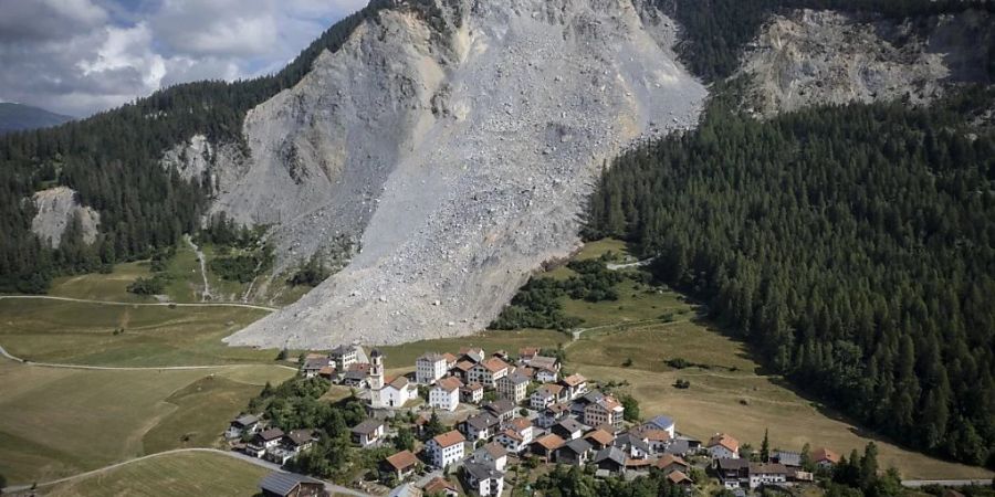 Der Felssturz in Brienz GR sorgte im Mai 2023 für eine Evakuierung des Dorfes.