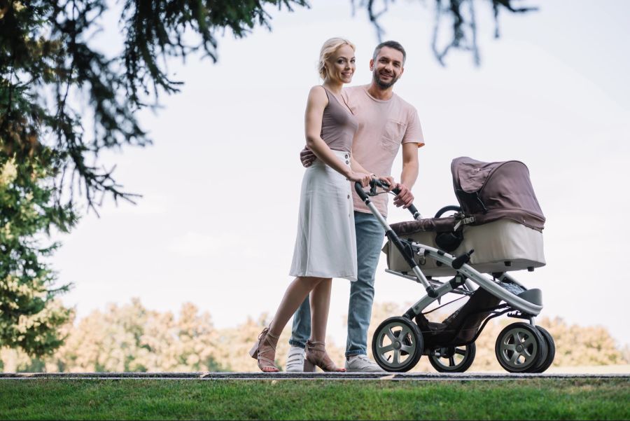 Pärchen mit Kinderwagen