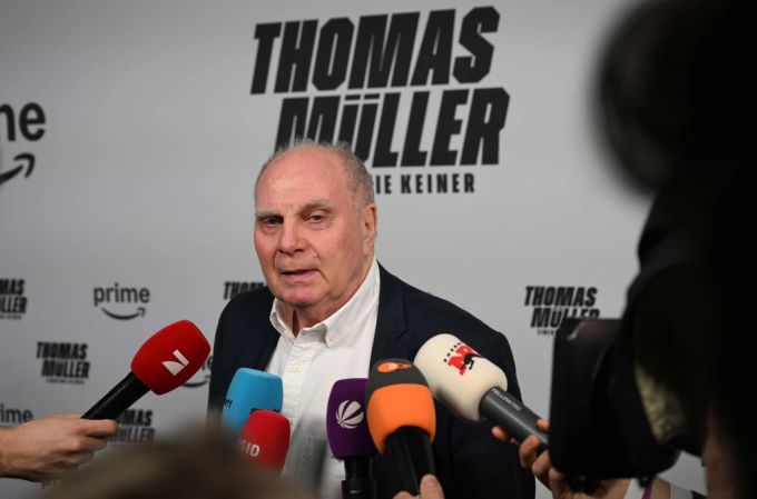 Uli Hoeness soll sich erneut mit den Eltern von Florian Wirtz getroffen haben. uli