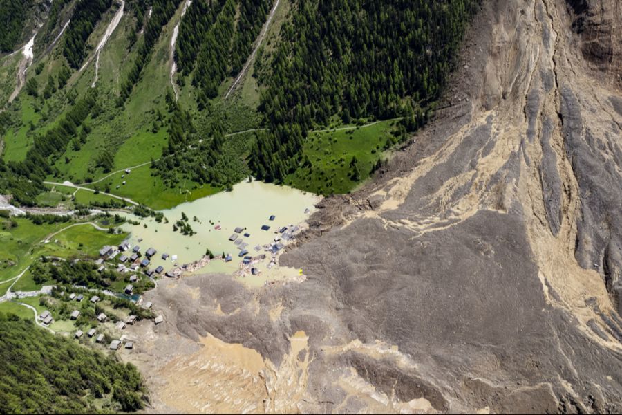 Es könnte eine grössere Felsmasse ins Tal stürzen als in Blatten VS.