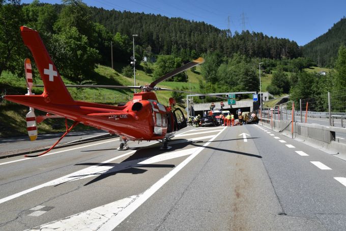 Wegen des Unfalls musste die A13 mehrere Stunden gesperrt werden. A13 gesperrt