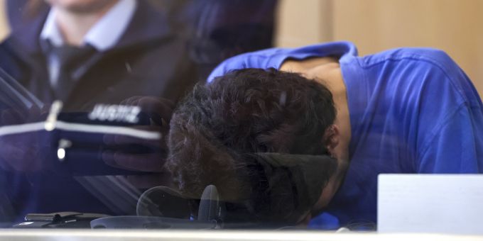 Der Strafprozess gegen den Syrer hat neun Monate nach der blutigen Messerattacke mit drei Toten auf dem Solinger Stadtfest begonnen. Solingen Anschlag