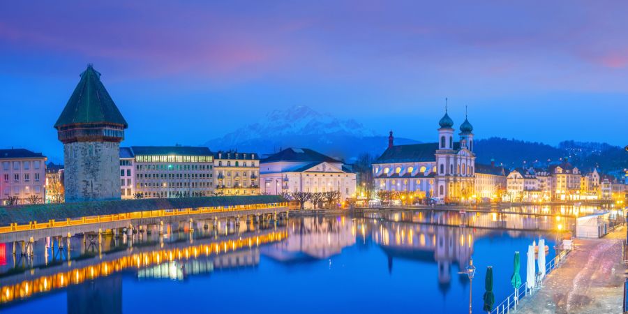 Luzern Nacht Licht Berg