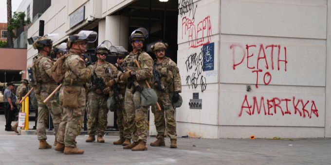 Die Nationalgarde ist in L.A. angekommen.