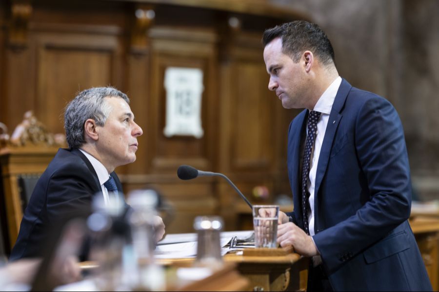 Damian Müller (hier mit Bundesrat Ignazio Cassis) hätte auch gute Chancen, auch wenn er immer wieder von der Parteidoktrin abweicht.