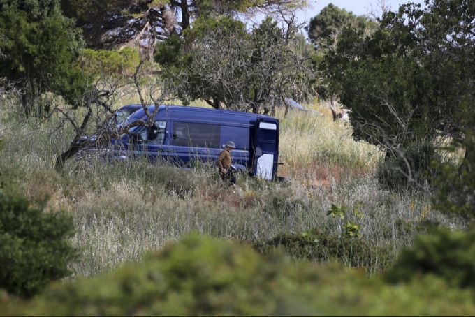 Einsatzkräfte führen am Mittwoch Suchmassnahmen im Fall Maddie McCann in Portugal durch. Suche Maddie Portugal