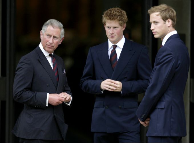 Ein Bild aus alten Zeiten: König Charles III., Prinz Harry und Prinz William im Jahr 2007. Prinz Harry