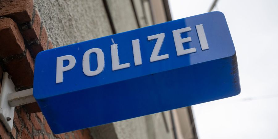 Der 36-Jährige kam wegen des Verdachts auf Mord in Untersuchungshaft. (Symbolbild)