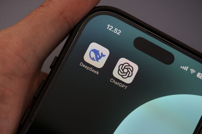 Derzeit ist ChatGPT down. Experten raten zur Nutzung der App, da diese stabiler läuft. ChatGPT down
