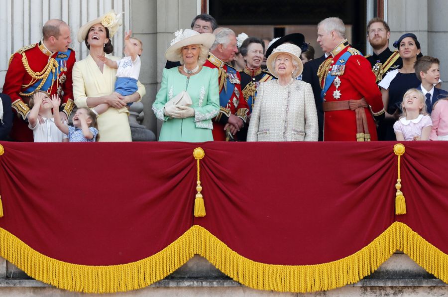Traditionsgemäss versammeln sich die Royals zusammen auf dem Balkon des Buckingham-Palasts.