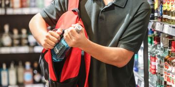 Ladendieb Rucksack Ladendiebstahl