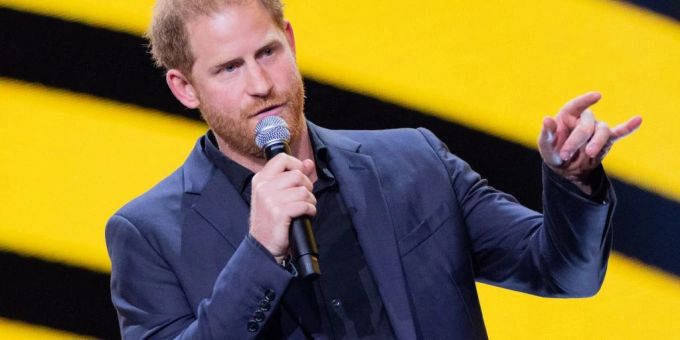 Prinz Harry soll angeblich ein zweites Werk in Aussicht stellen. Prinz Harry