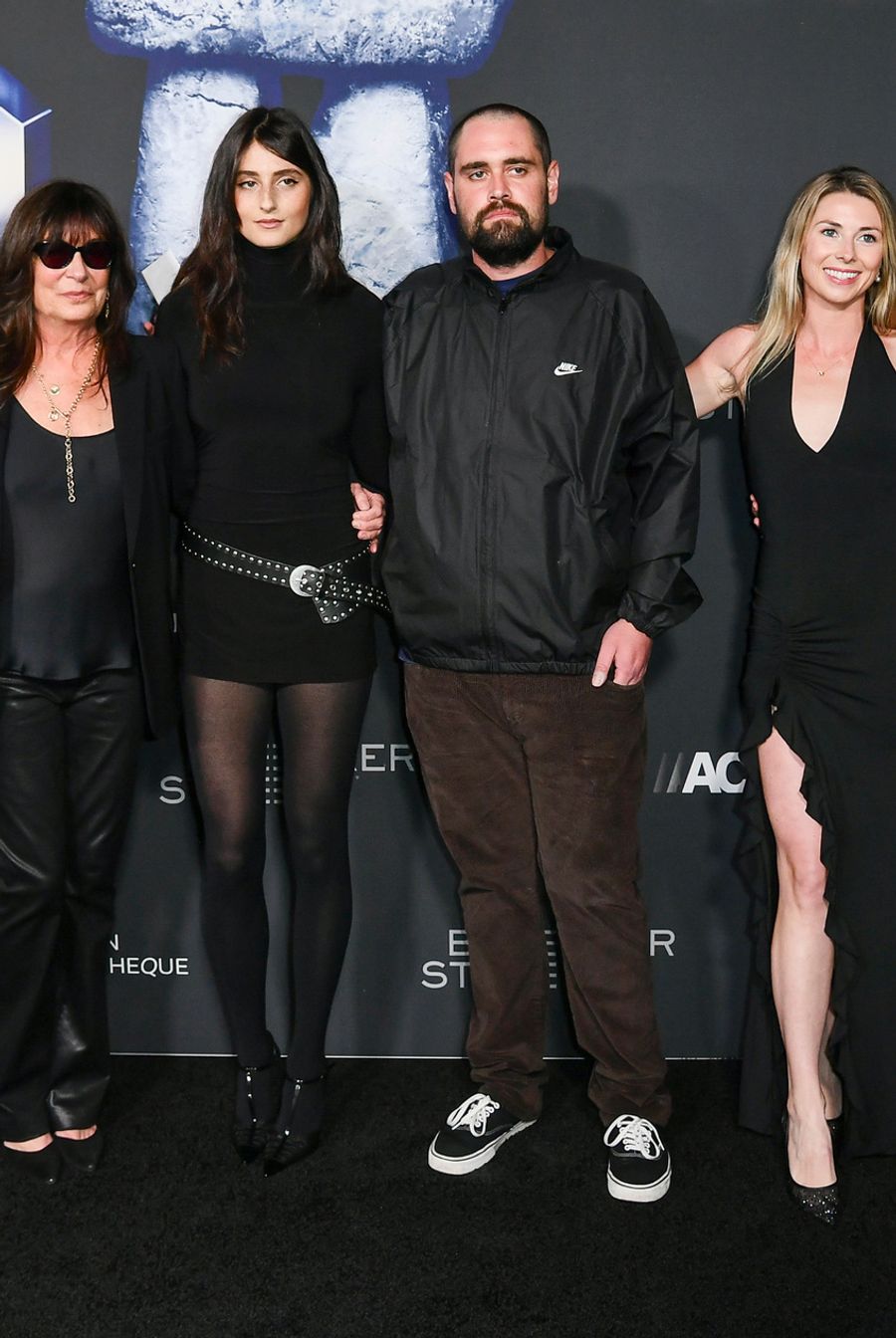 Nick Reiner (zweiter von rechts) wurde wegen zweifachen Mordes ersten Grades an seinen Eltern angeklagt.