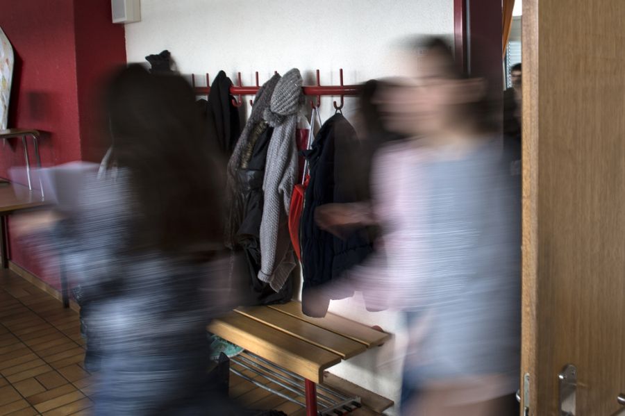 Gemeinschaftsduschen und -kabinen lösen bei vielen Kindern Unbehagen aus. (Symbolbild)