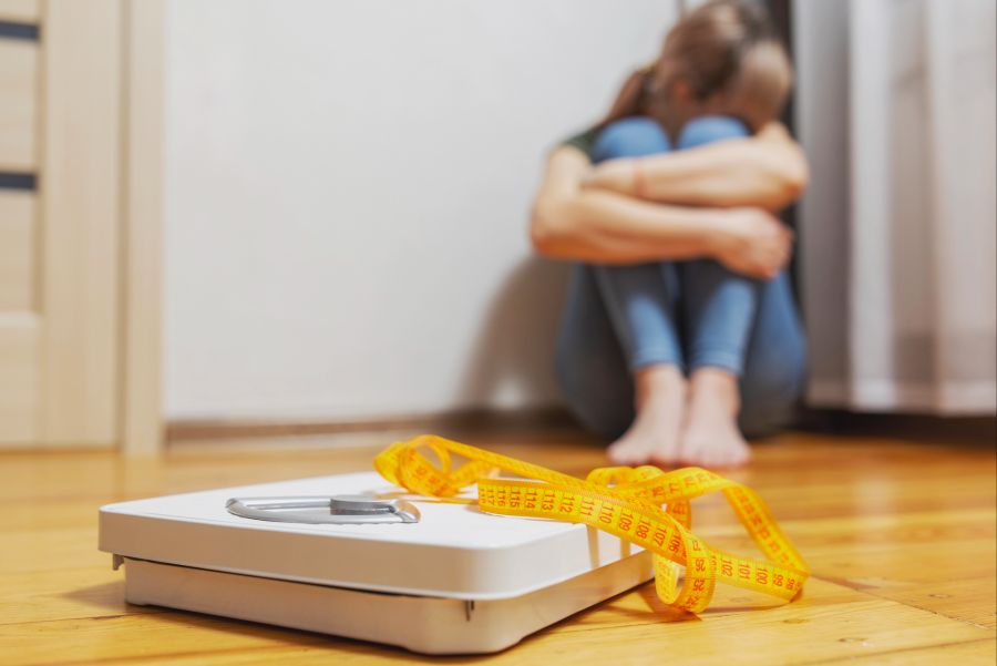 Waage, Gewicht, verzweifelte Person