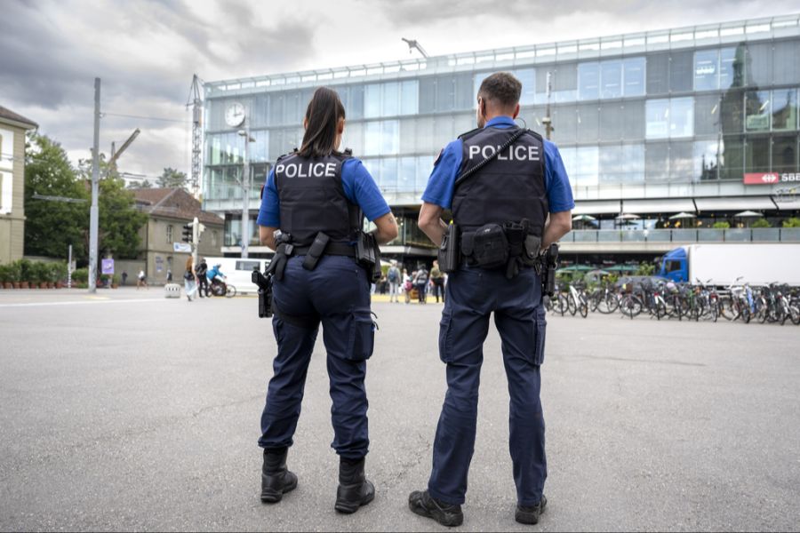 Die Polizei darf bei Fahndungen Hautfarbe nicht mehr als Identifikationsmerkmal brauchen. (Symbolbild)